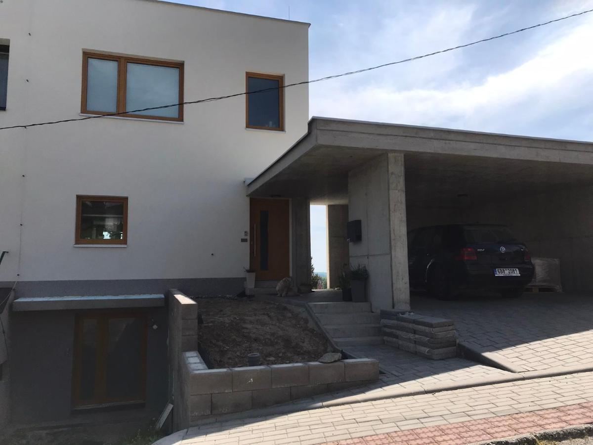 Soukromy Pokoj S Kuchyni A Koupelnou V Radovce Нове Место-на-Мораві Екстер'єр фото